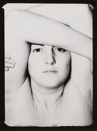(Re)viewing Bodies: Selected American Photographs, 1930-2000